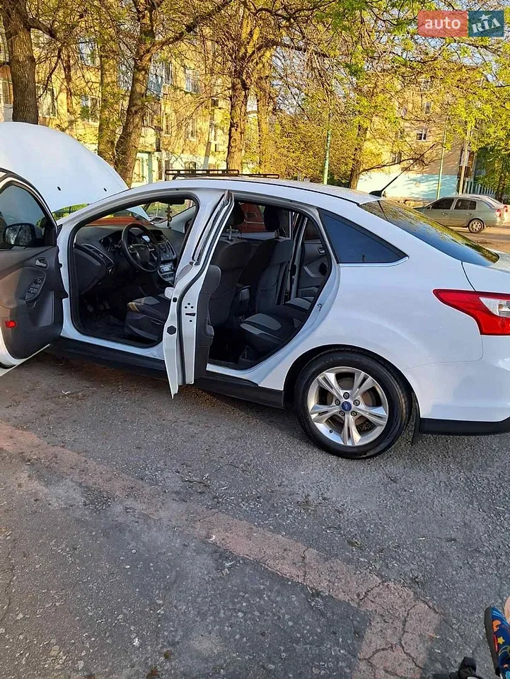 2011 Ford Focus - мініатюра 19