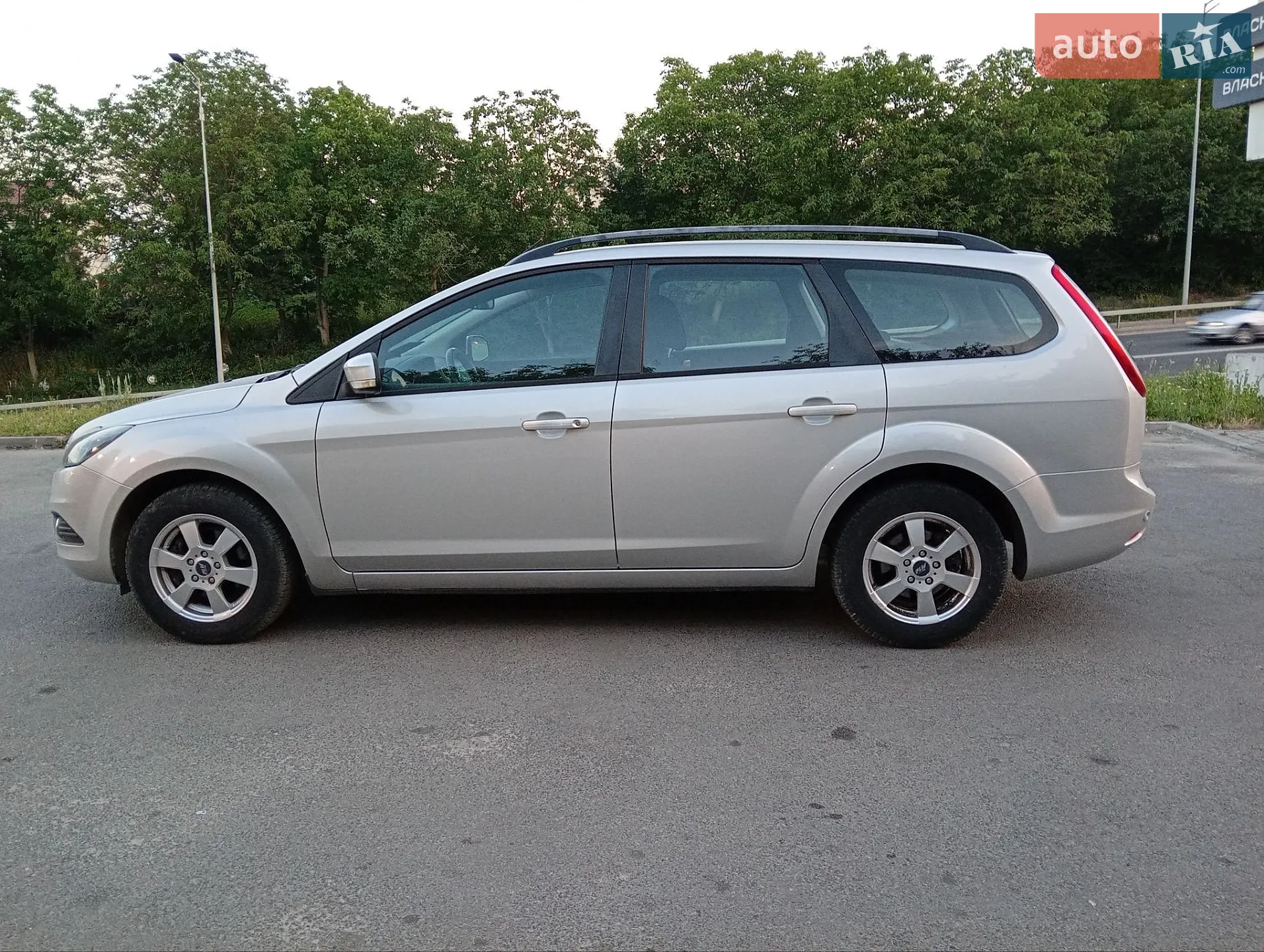 2010 Ford Focus - мініатюра 8