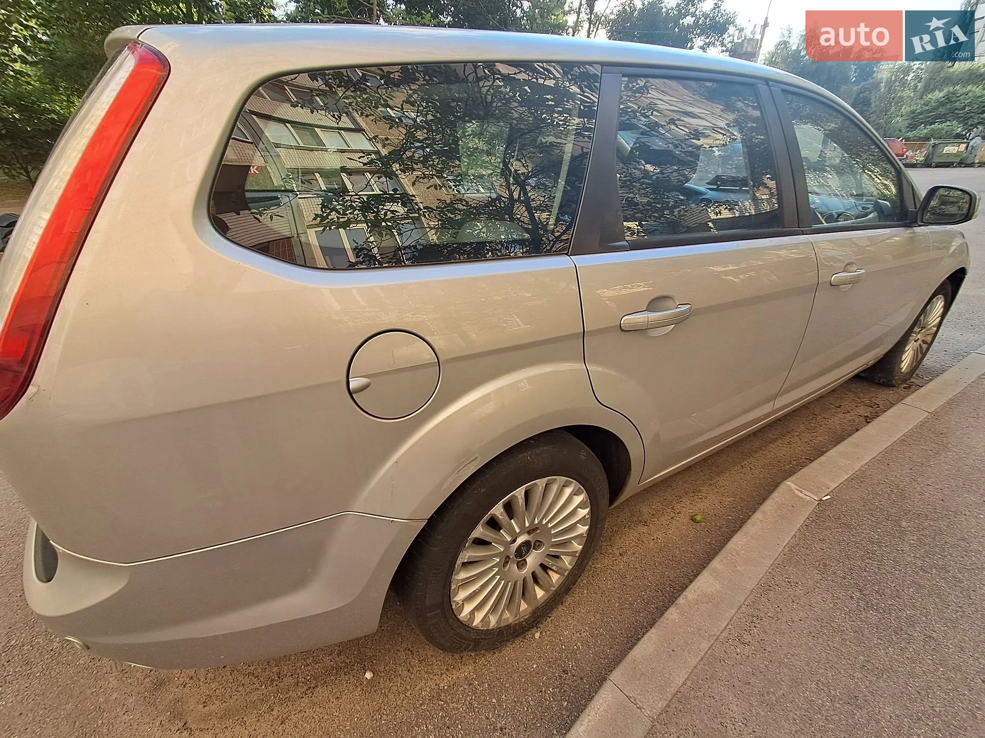 2010 Ford Focus - мініатюра 17