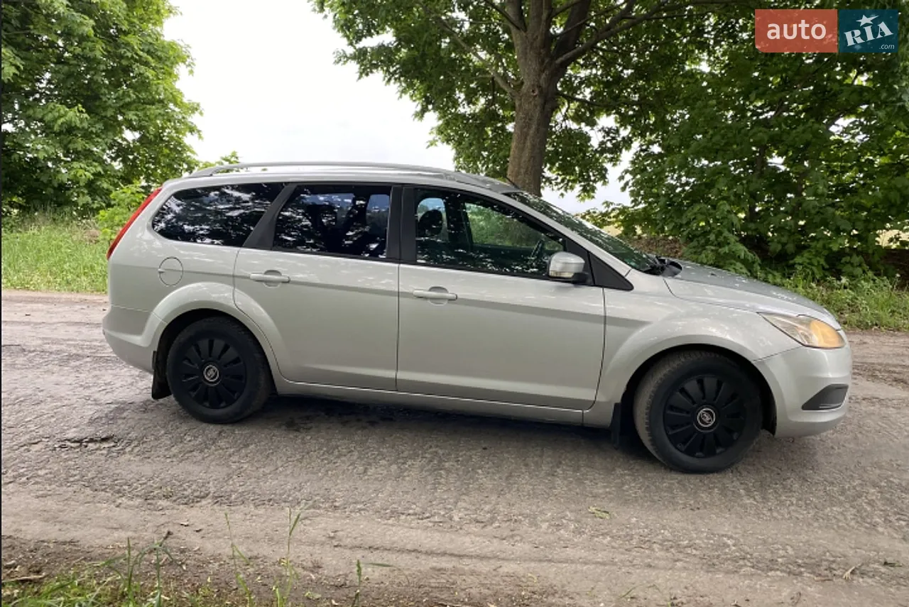 2010 Ford Focus - мініатюра 20