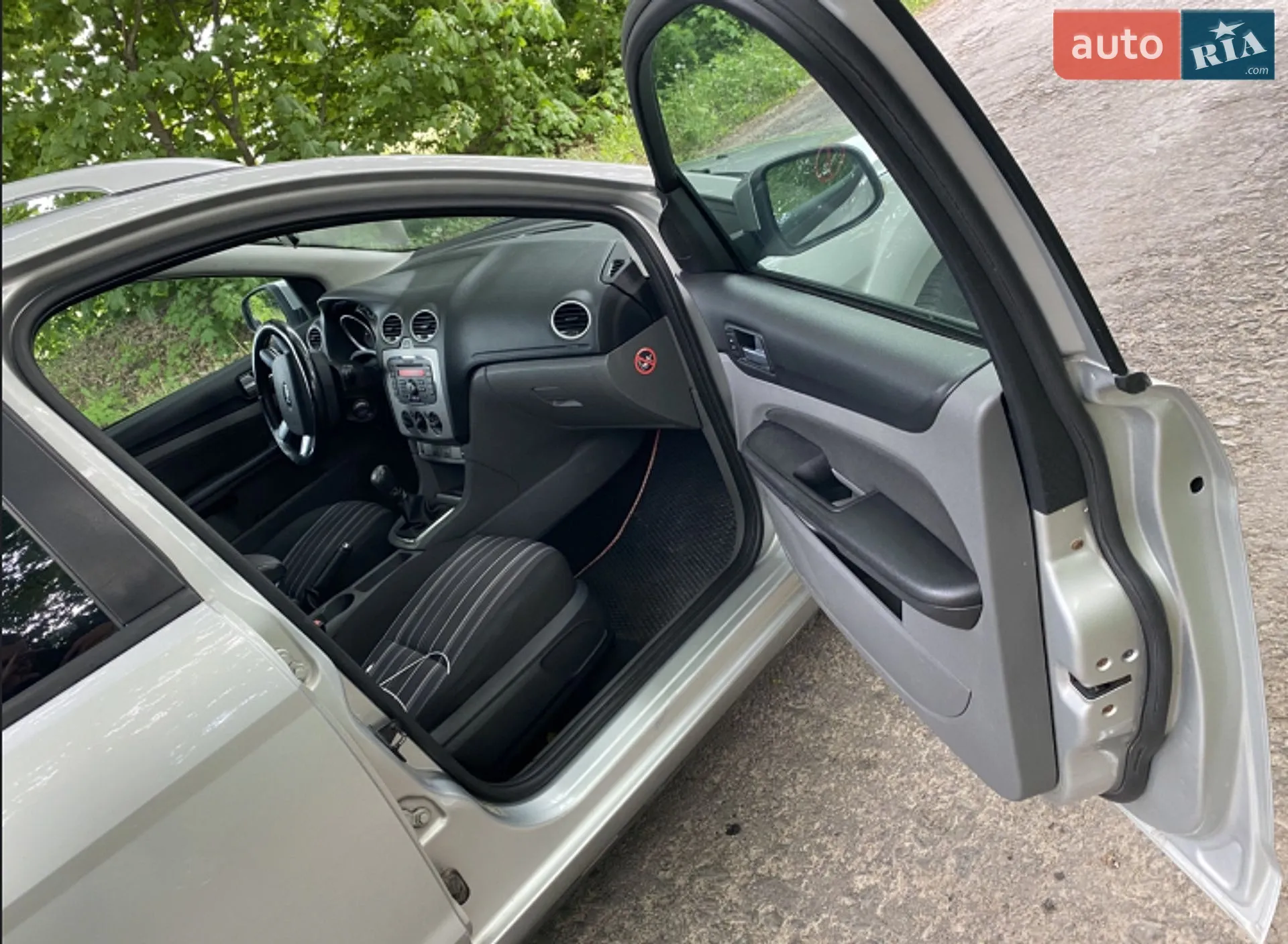 2010 Ford Focus - мініатюра 12
