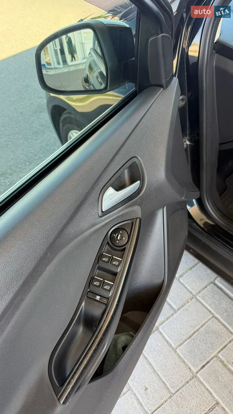 2011 Ford Focus - мініатюра 18