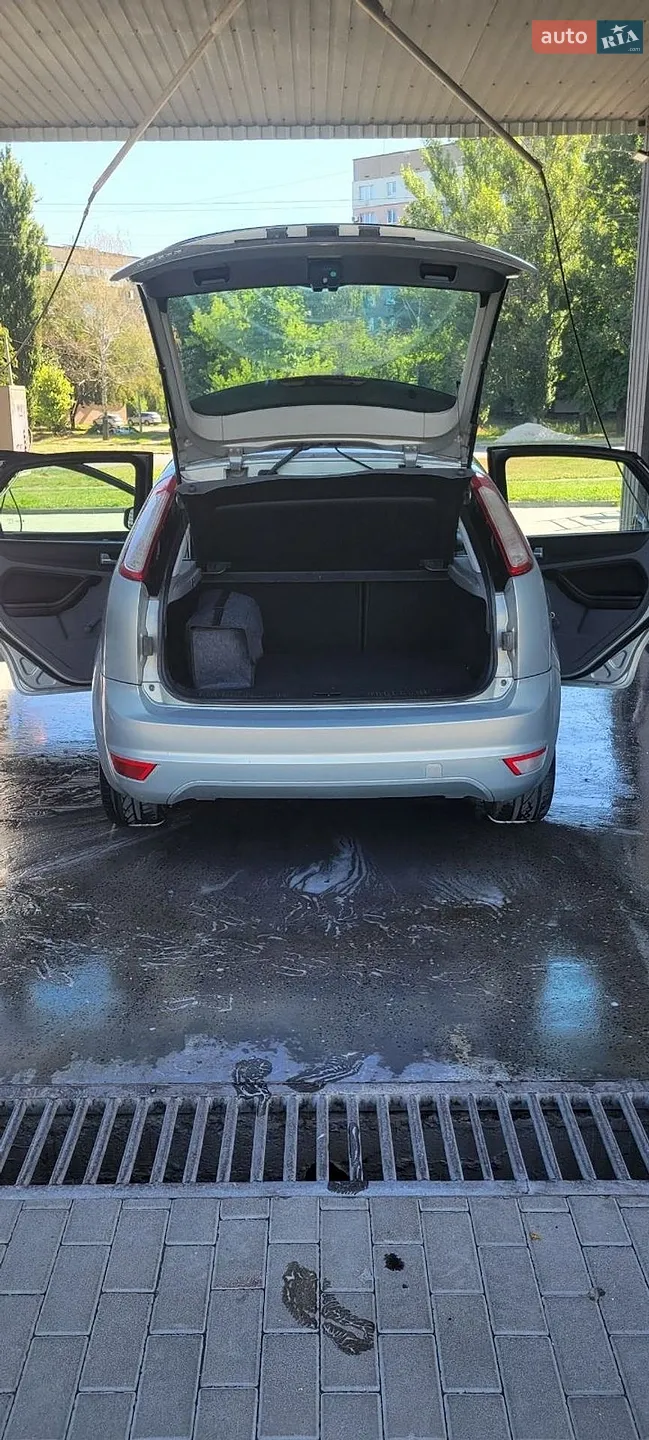 2010 Ford Focus - мініатюра 5