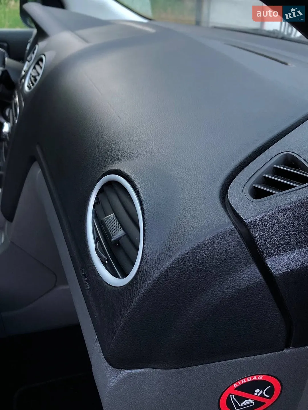 2010 Ford Focus - мініатюра 29