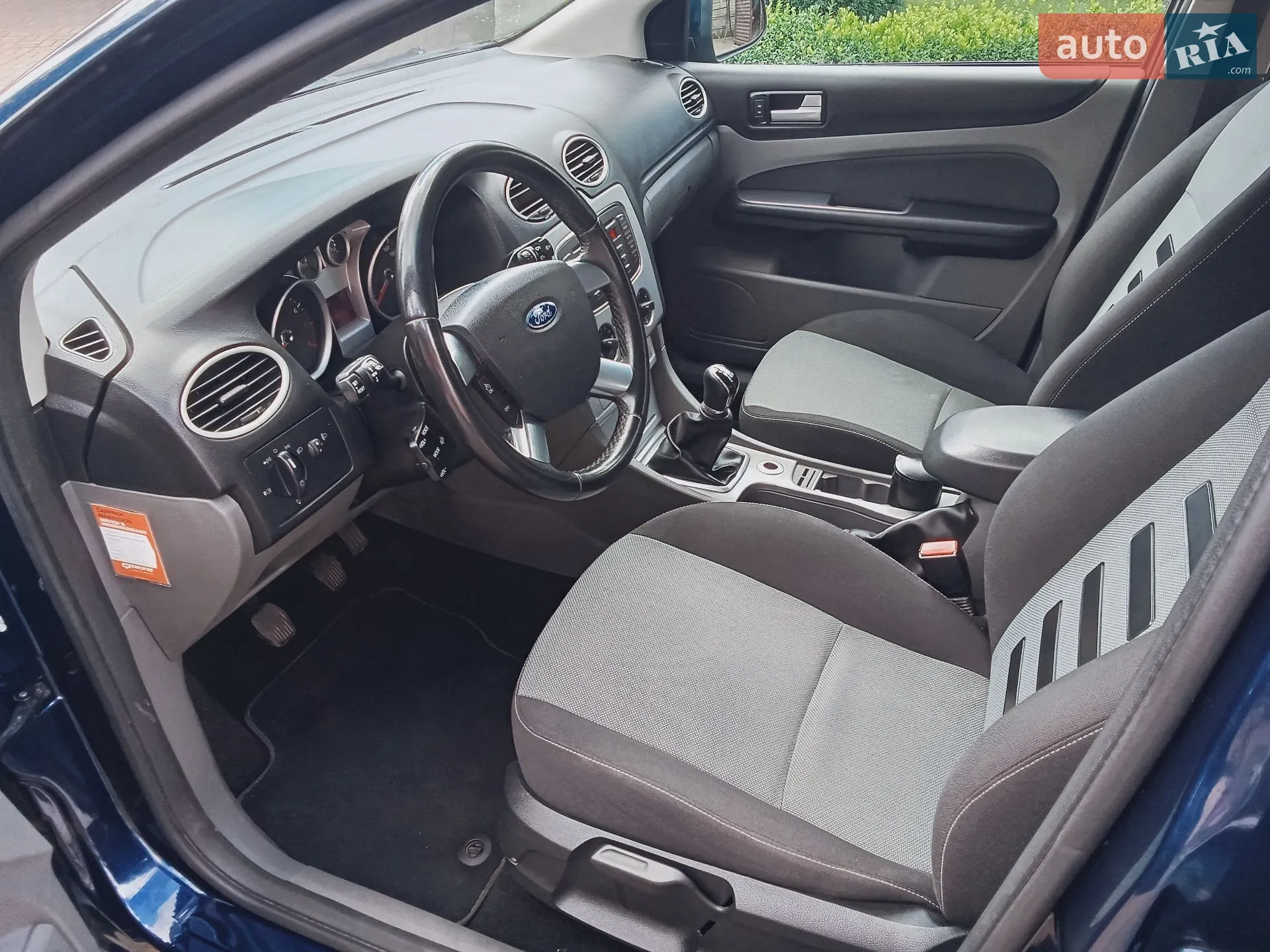 2010 Ford Focus - мініатюра 11