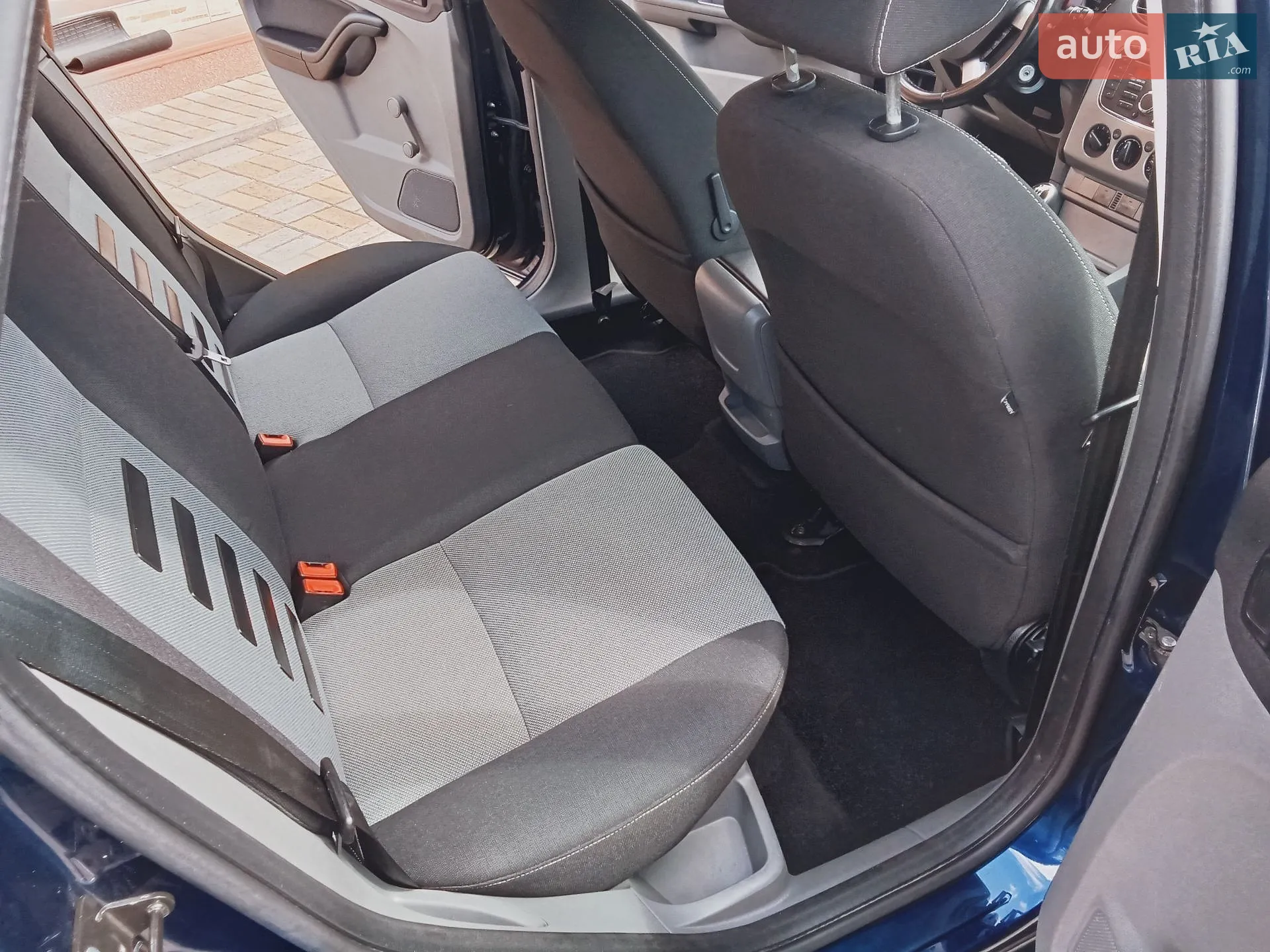 2010 Ford Focus - мініатюра 16