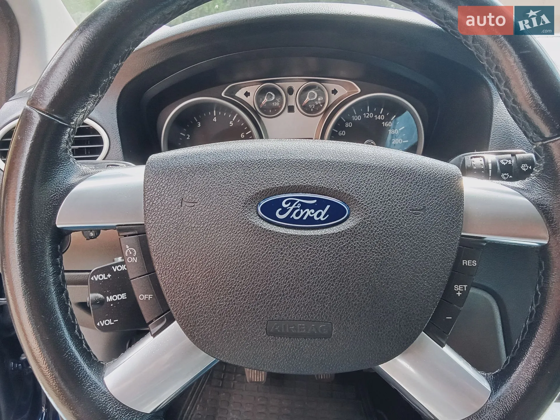 2010 Ford Focus - мініатюра 26