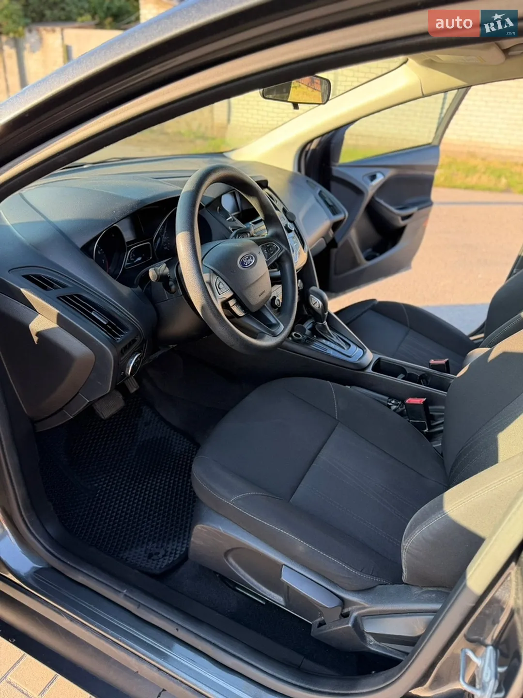 2017 Ford Focus - мініатюра 19