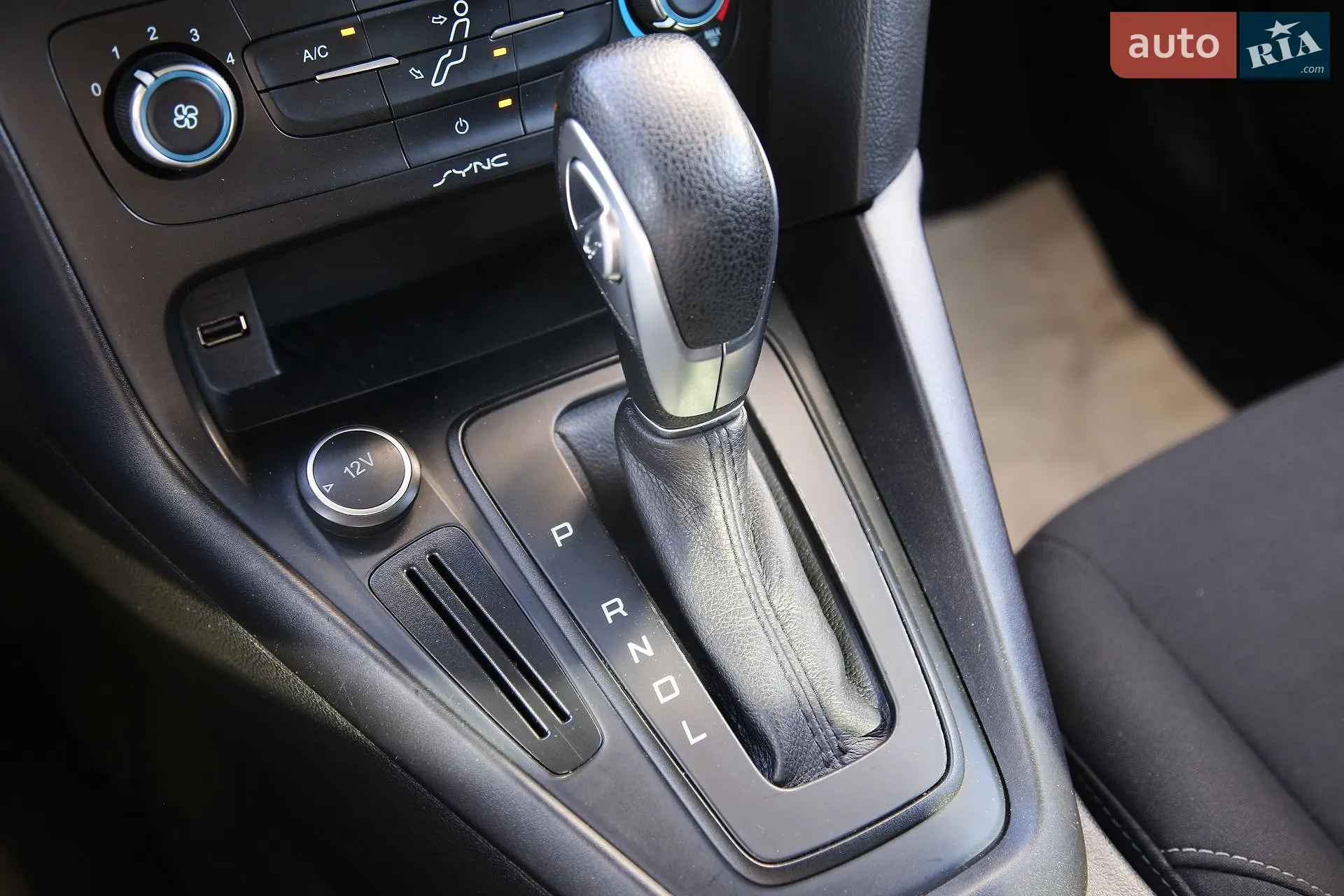 2017 Ford Focus - мініатюра 19