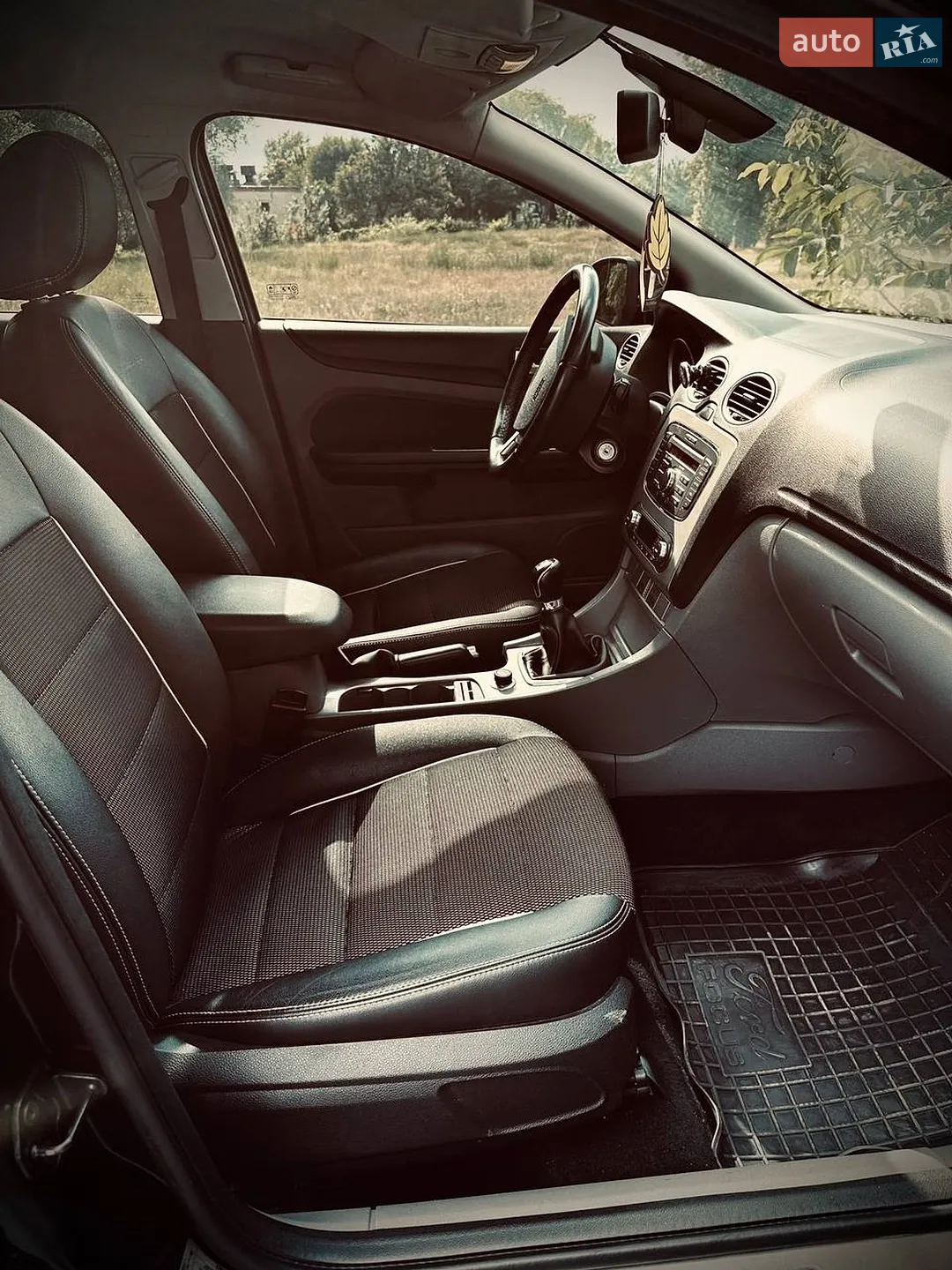 2010 Ford Focus - мініатюра 8