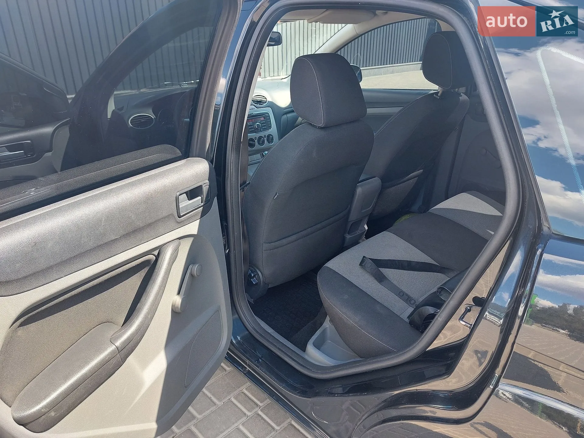 2010 Ford Focus - мініатюра 6