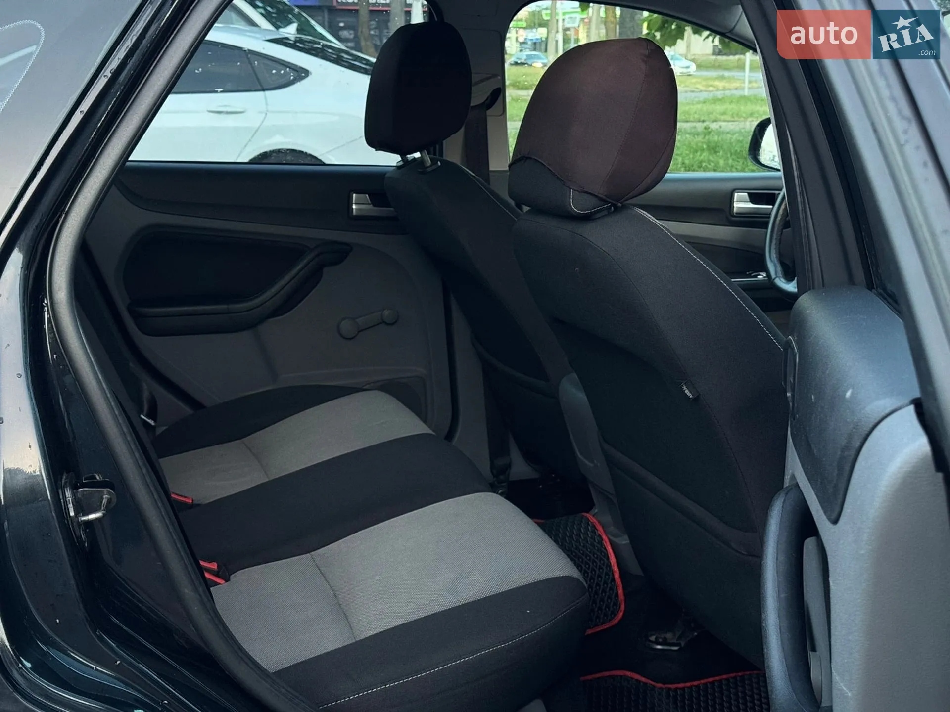 2011 Ford Focus - мініатюра 6