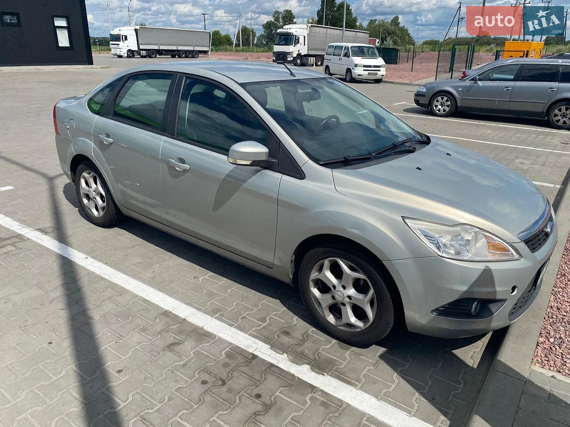 2010 Ford Focus - мініатюра 2