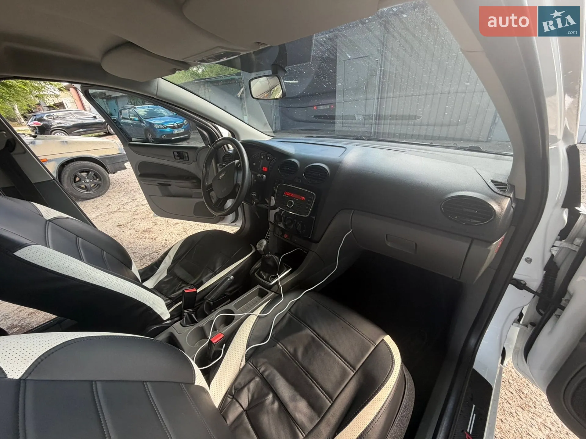 2011 Ford Focus - мініатюра 9