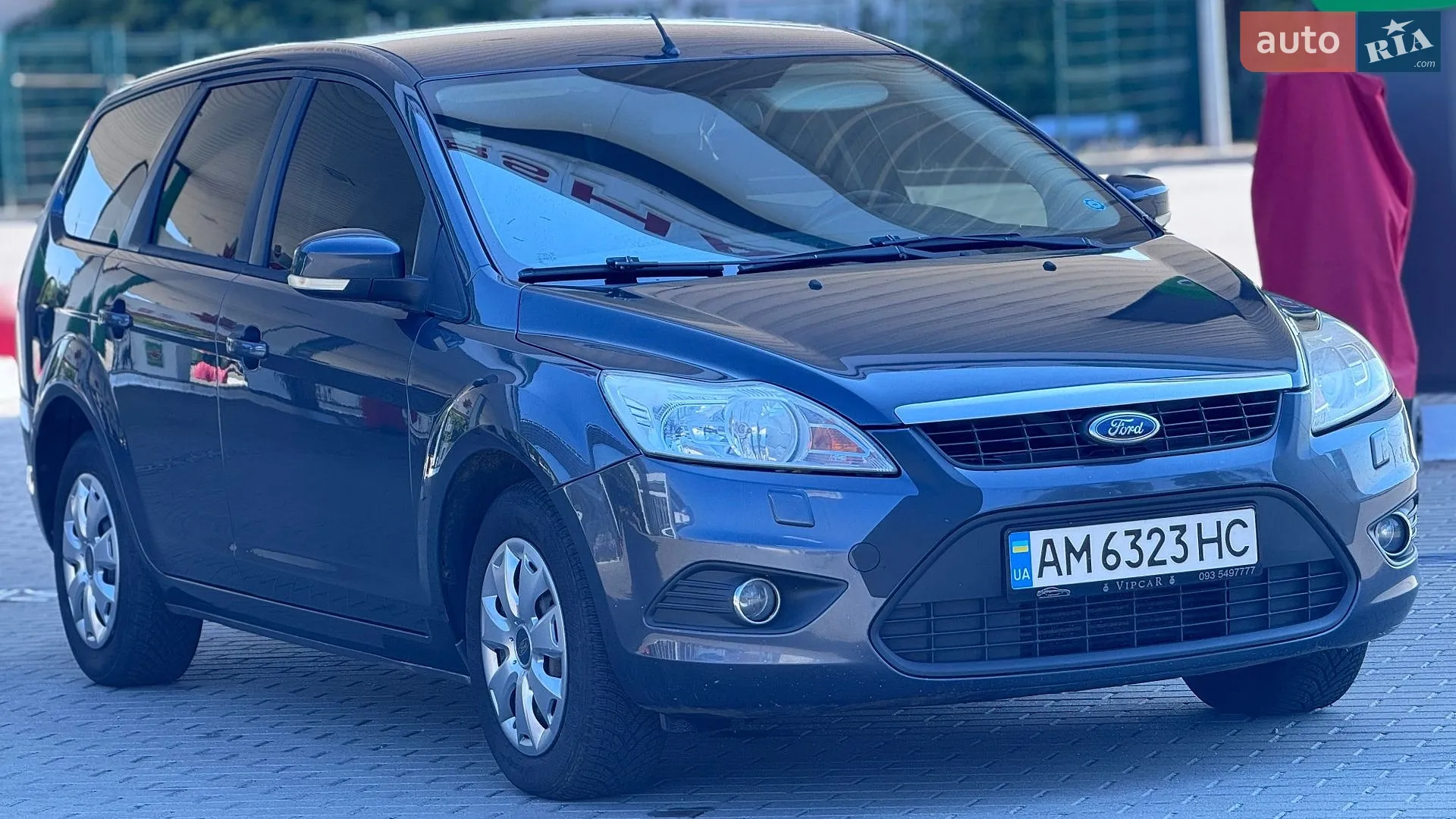2010 Ford Focus - мініатюра 2