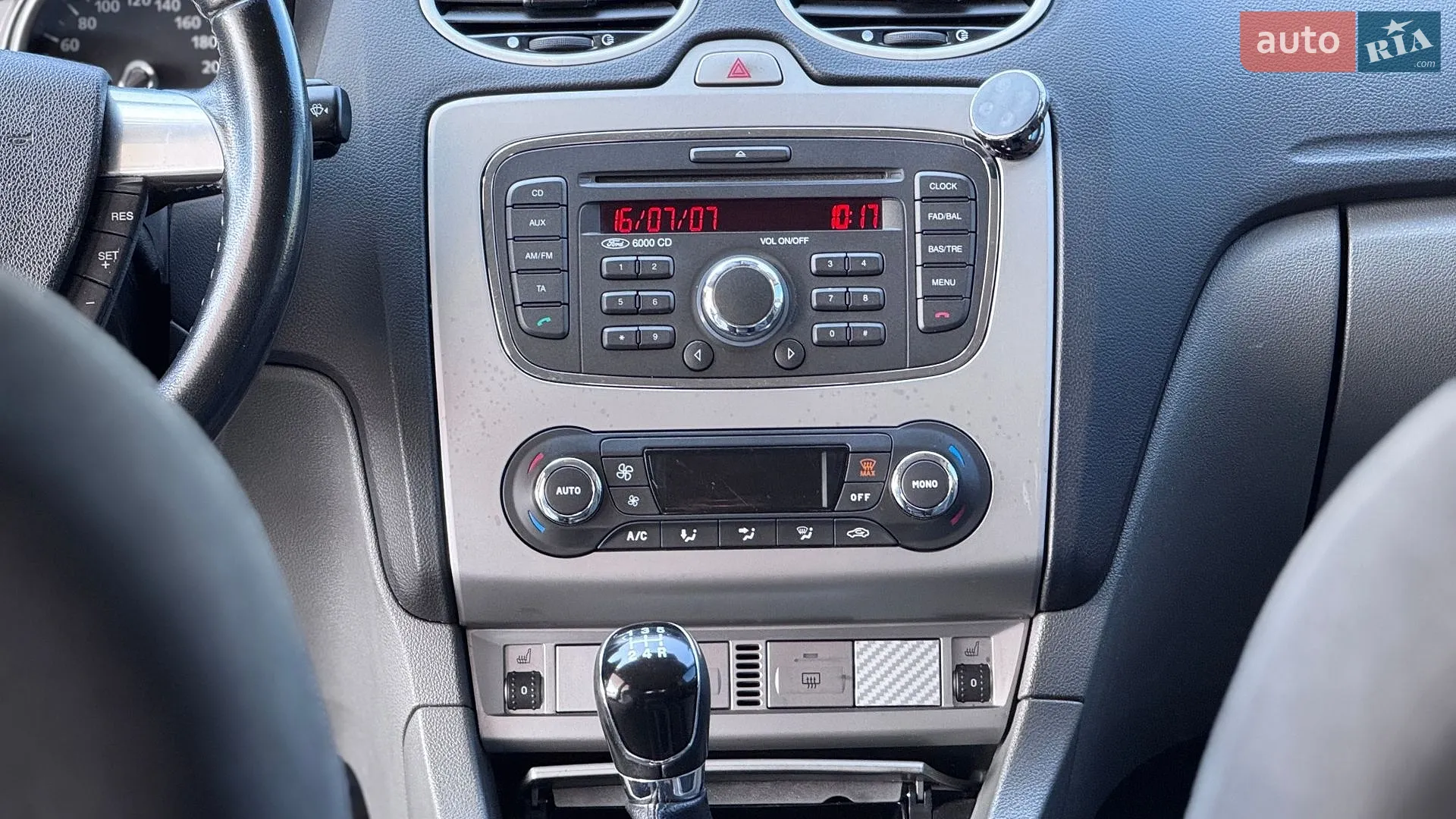2010 Ford Focus - мініатюра 18