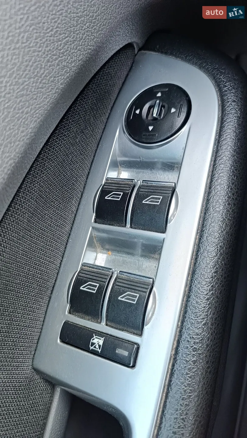 2010 Ford Focus - мініатюра 91