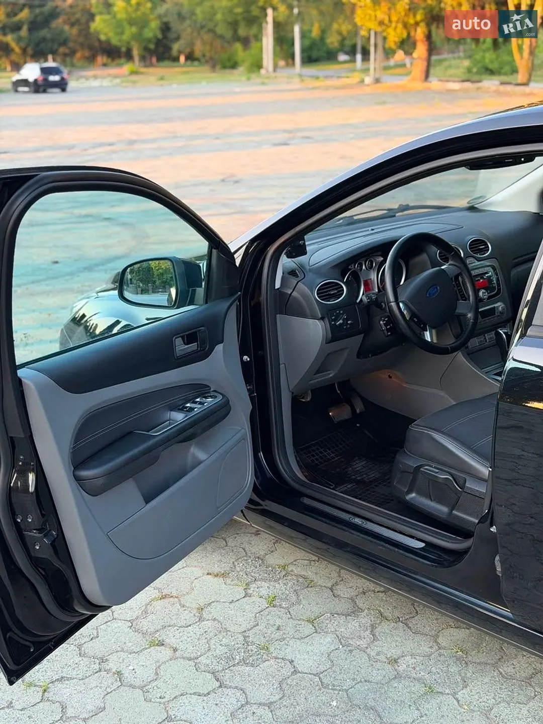 2010 Ford Focus - мініатюра 14