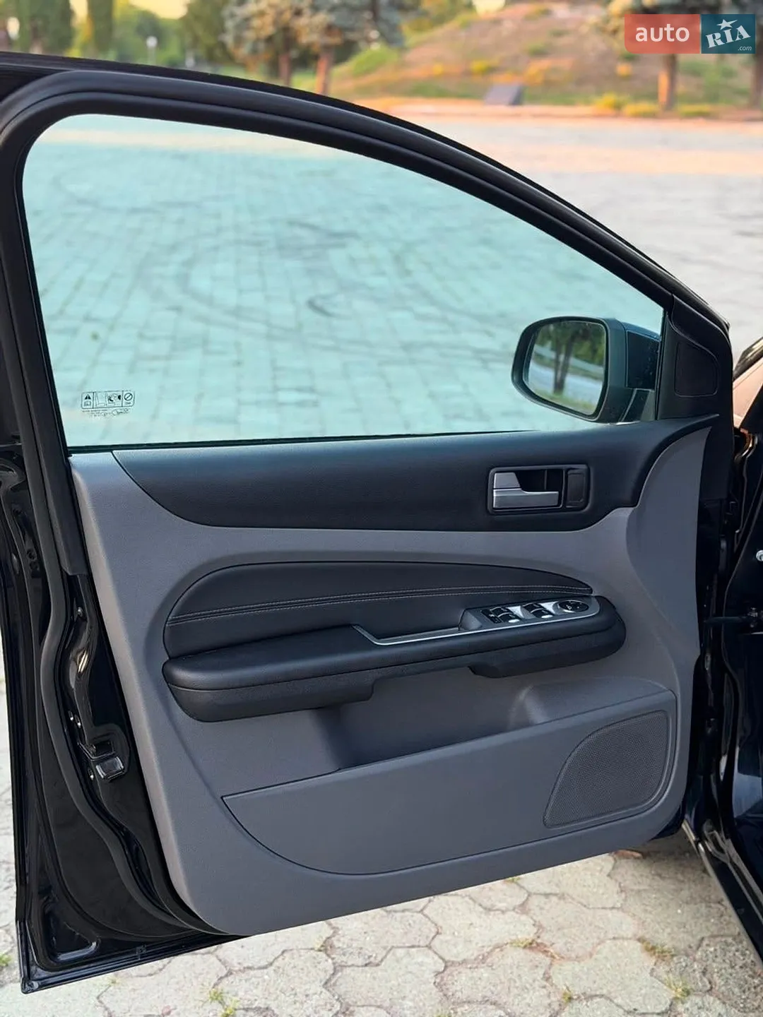 2010 Ford Focus - мініатюра 15