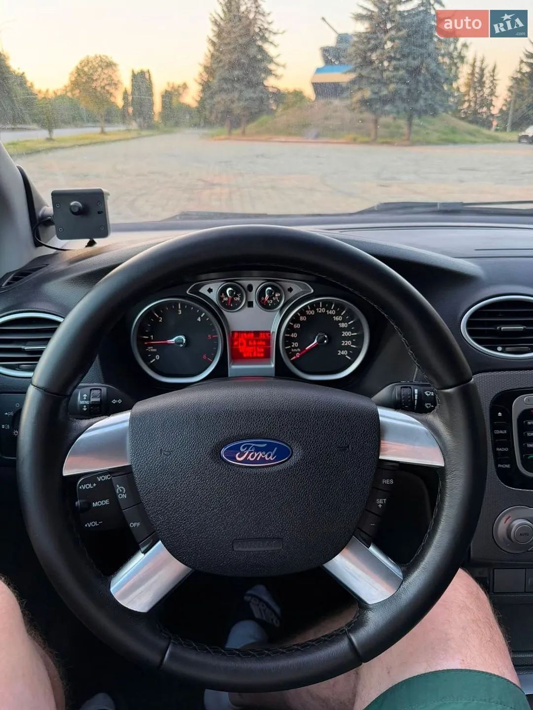 2010 Ford Focus - мініатюра 16