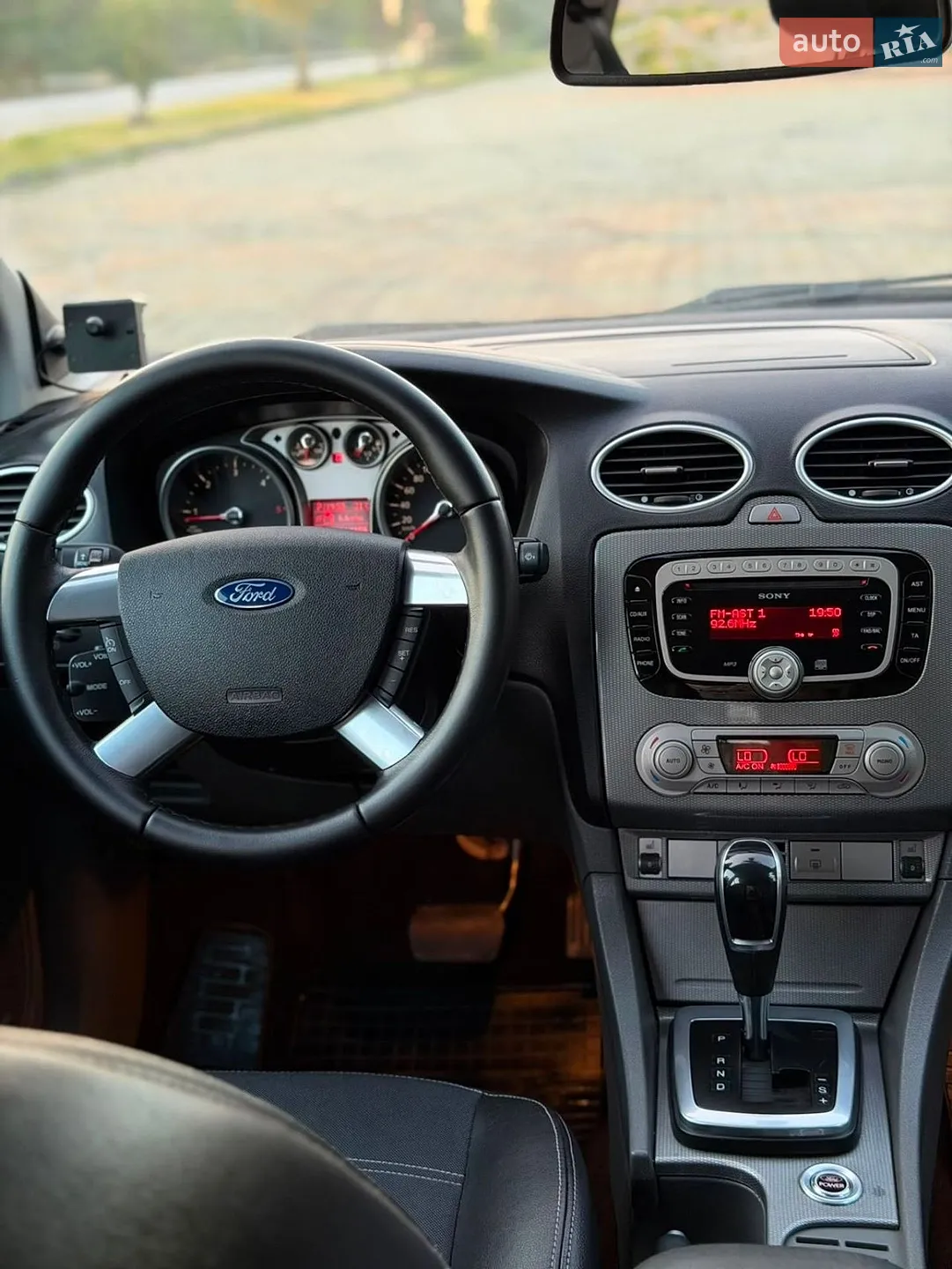 2010 Ford Focus - мініатюра 17