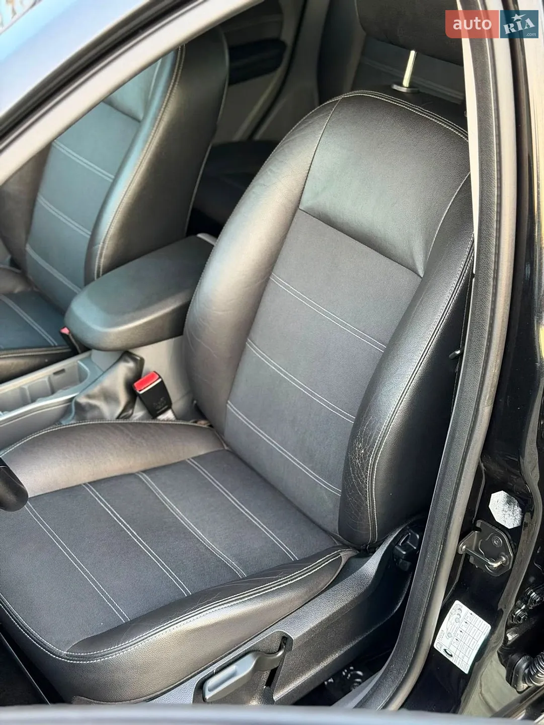 2010 Ford Focus - мініатюра 24