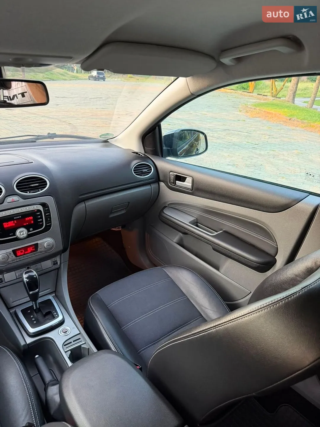 2010 Ford Focus - мініатюра 26