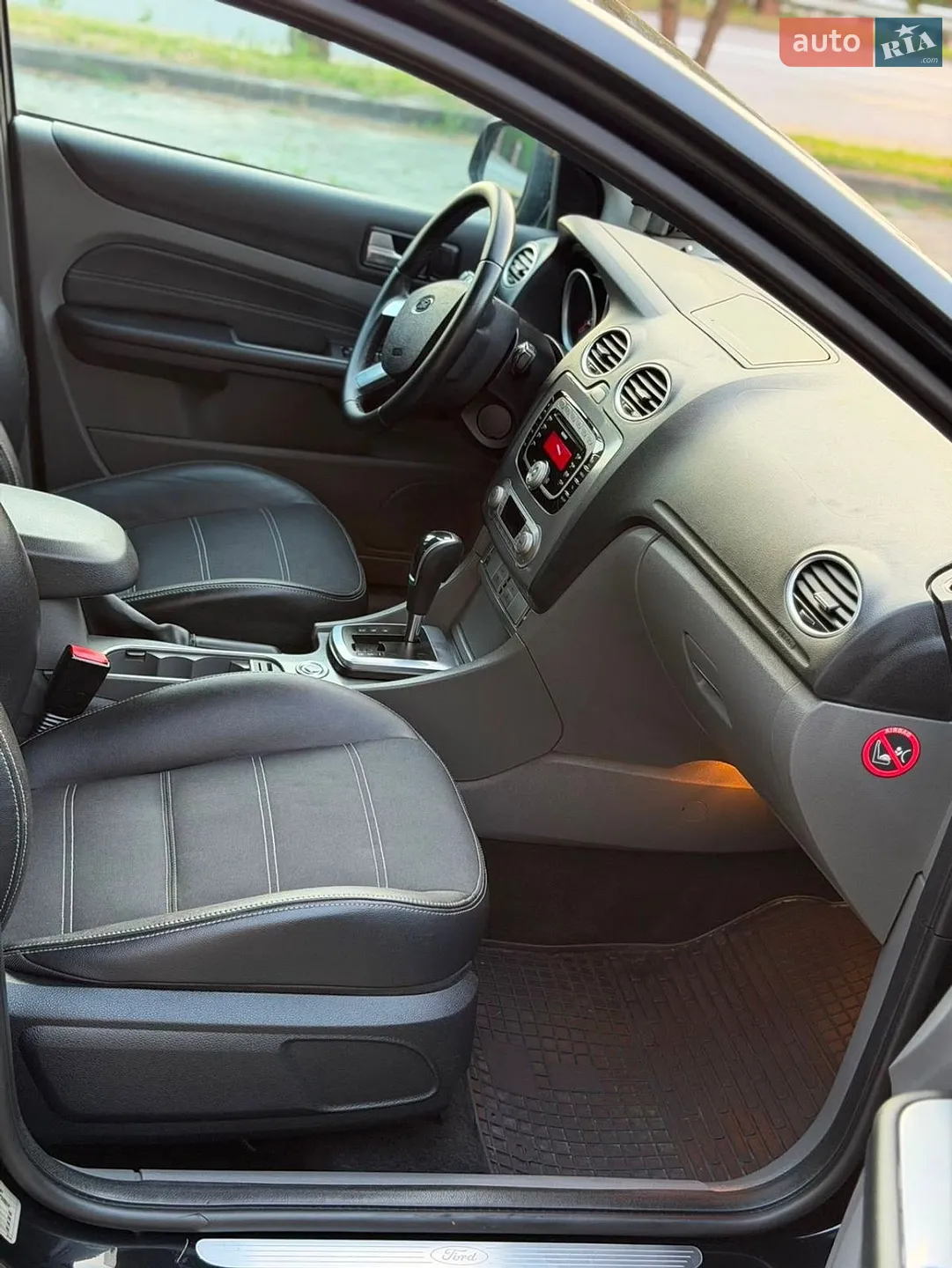 2010 Ford Focus - мініатюра 27