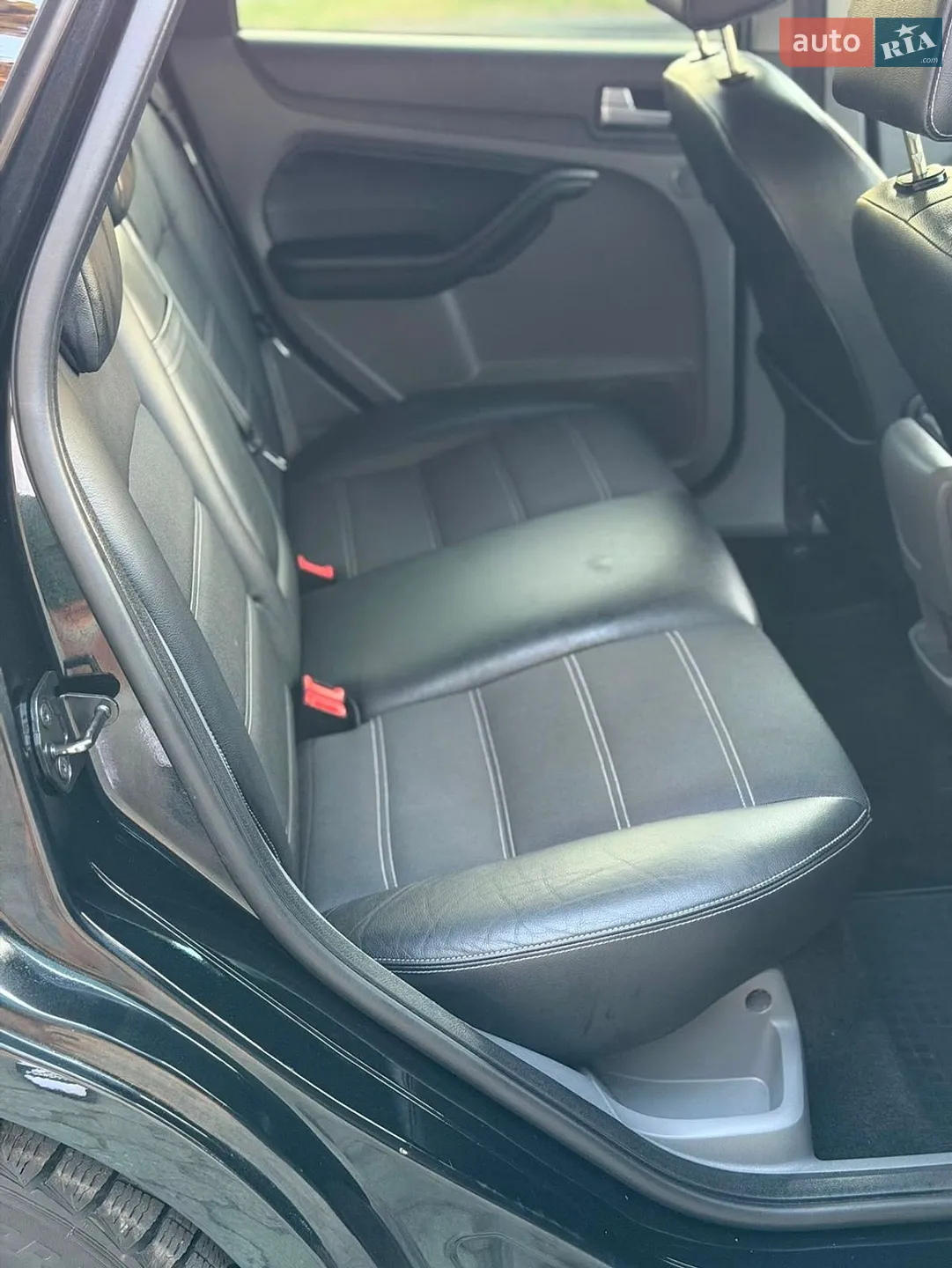 2010 Ford Focus - мініатюра 32