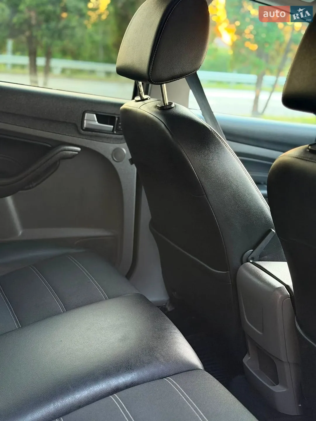 2010 Ford Focus - мініатюра 34