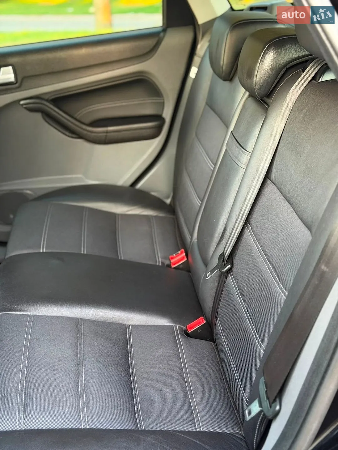 2010 Ford Focus - мініатюра 35