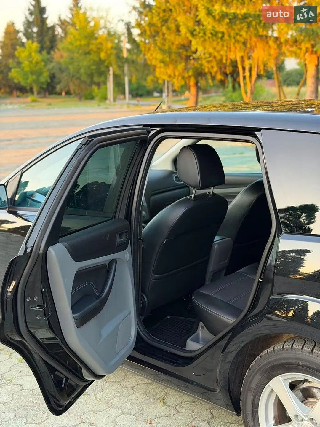 2010 Ford Focus - мініатюра 41