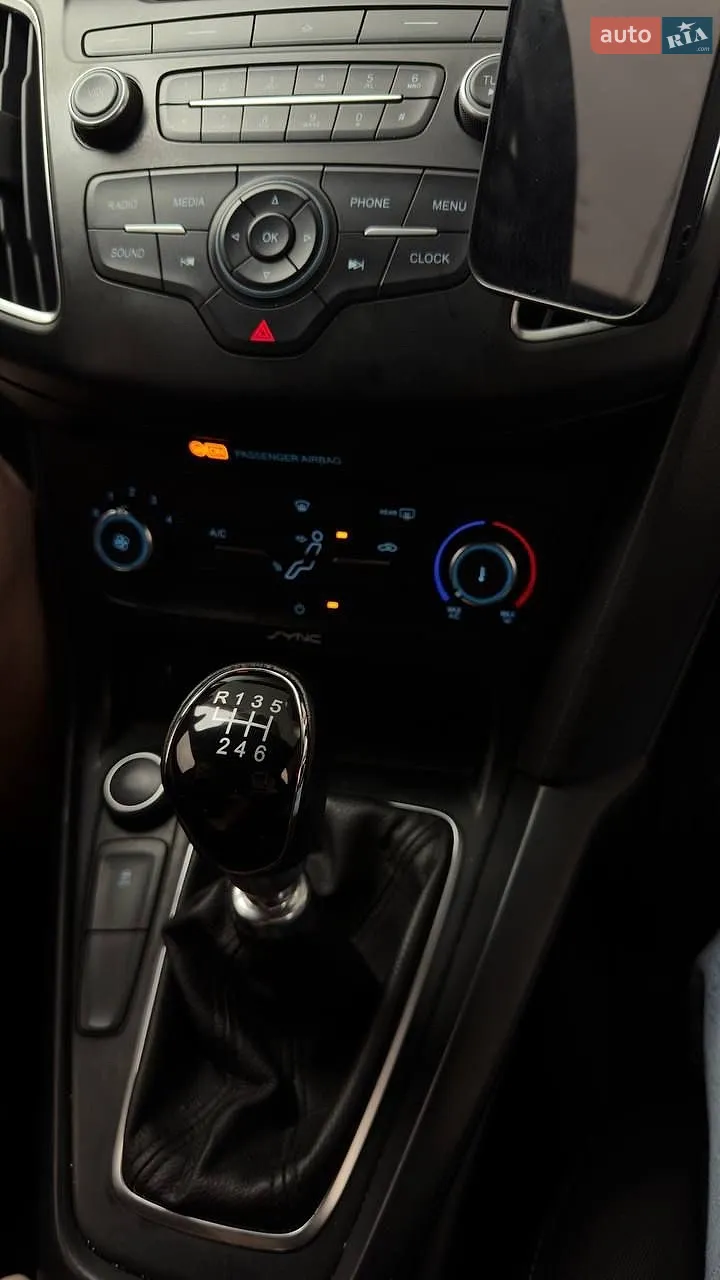 2017 Ford Focus - мініатюра 16