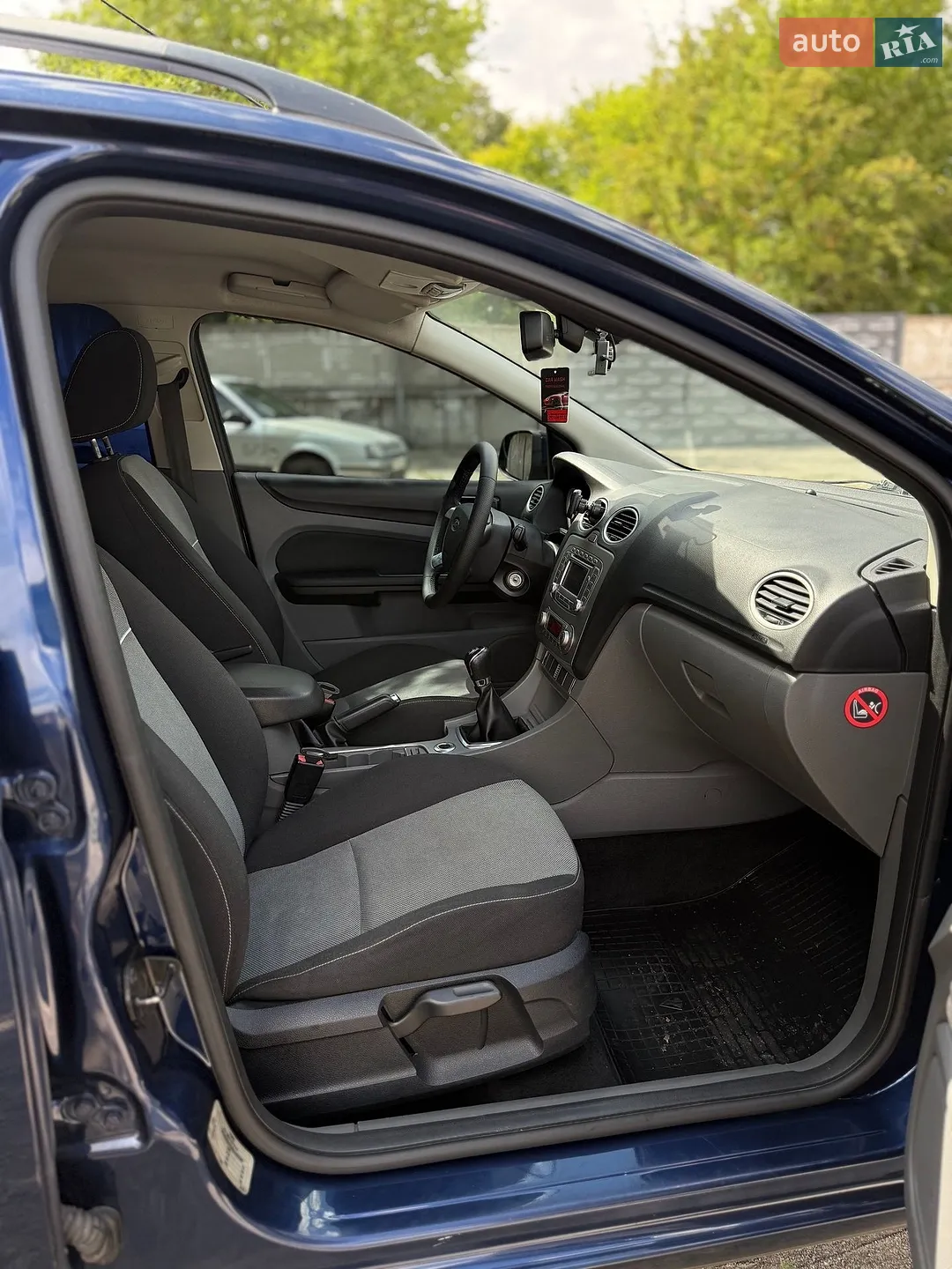 2010 Ford Focus - мініатюра 6
