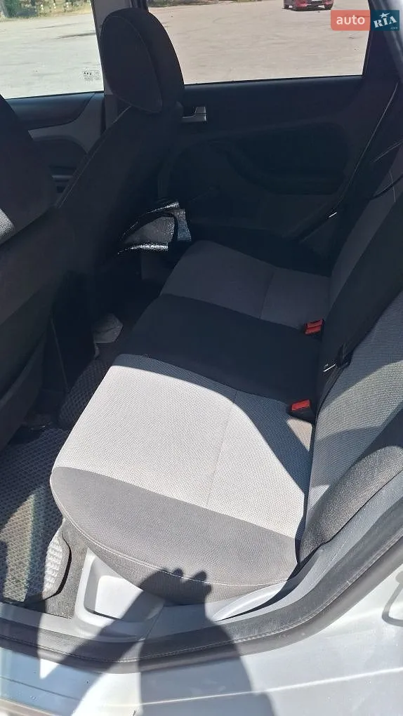 2010 Ford Focus - мініатюра 7