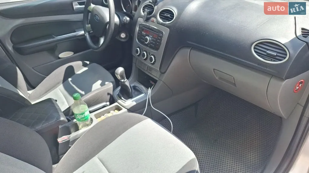 2010 Ford Focus - мініатюра 14