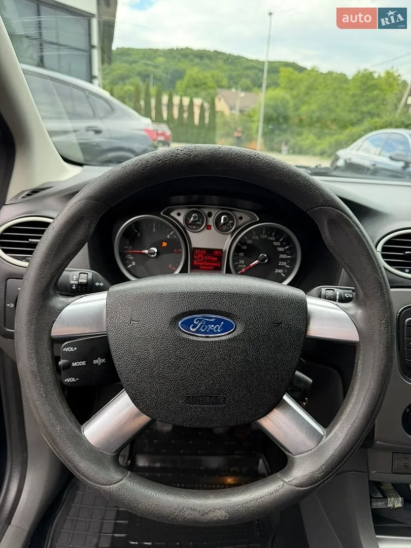 2010 Ford Focus - мініатюра 11