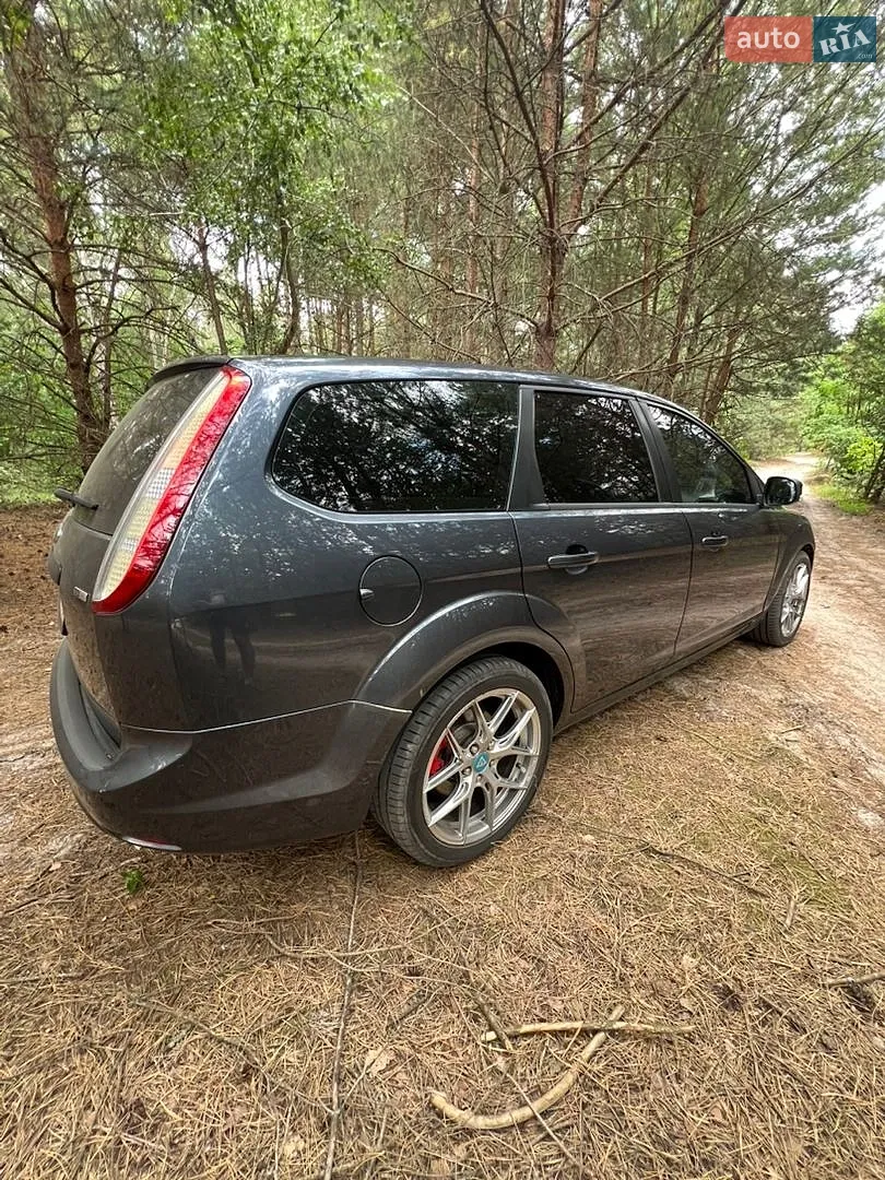 2010 Ford Focus - мініатюра 4