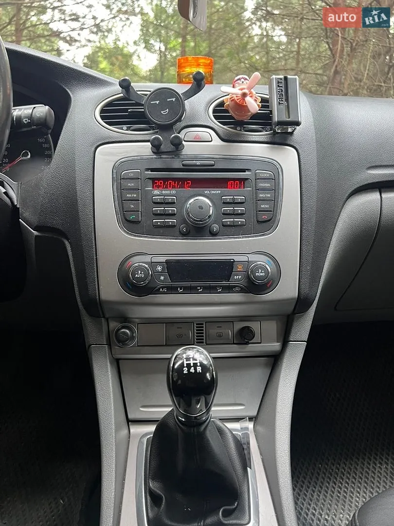 2010 Ford Focus - мініатюра 15