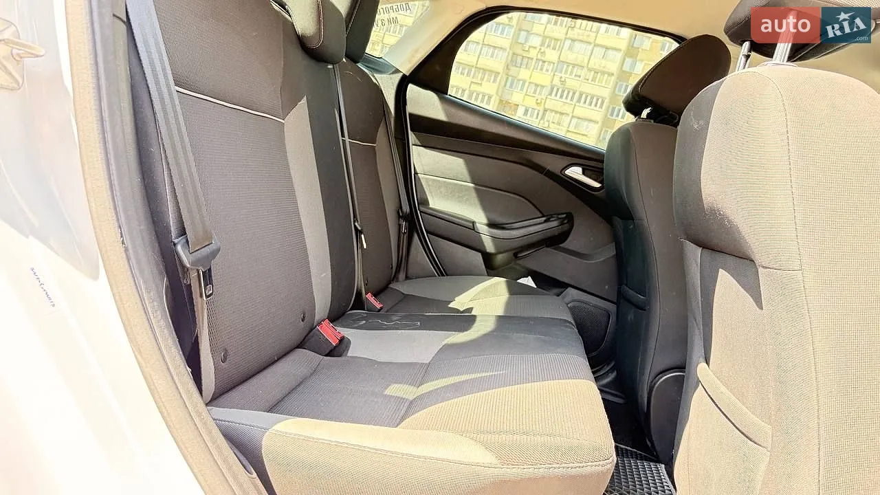2014 Ford Focus - мініатюра 11