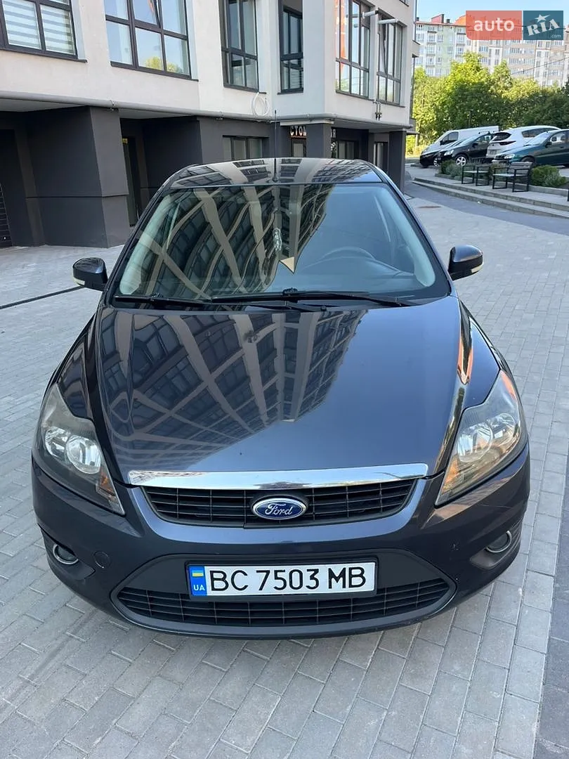 2010 Ford Focus - мініатюра 2