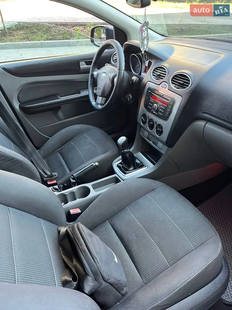 2010 Ford Focus - мініатюра 12