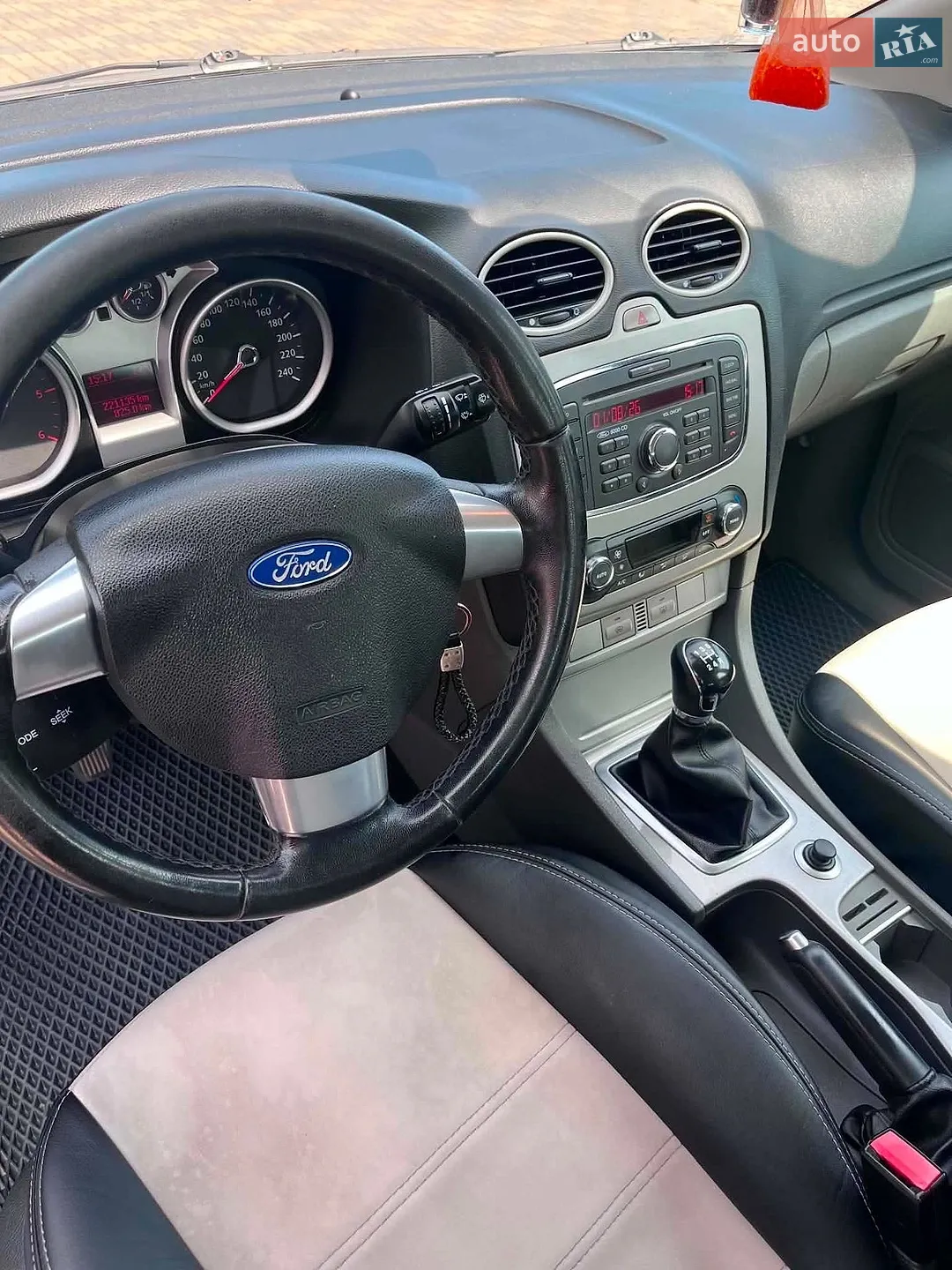 2010 Ford Focus - мініатюра 3
