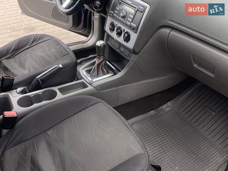 Хетчбек Ford Focus 2006 в Мостиській