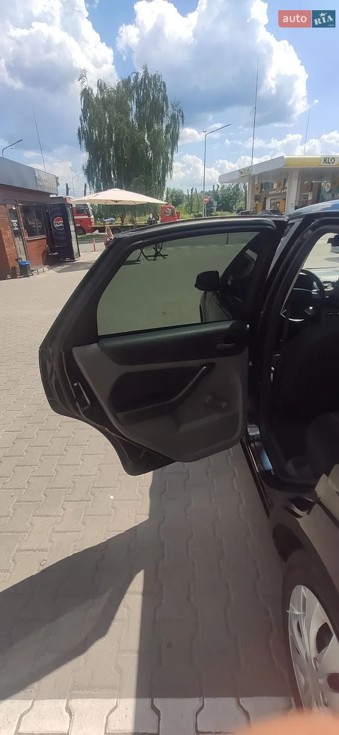 2011 Ford Focus - мініатюра 12