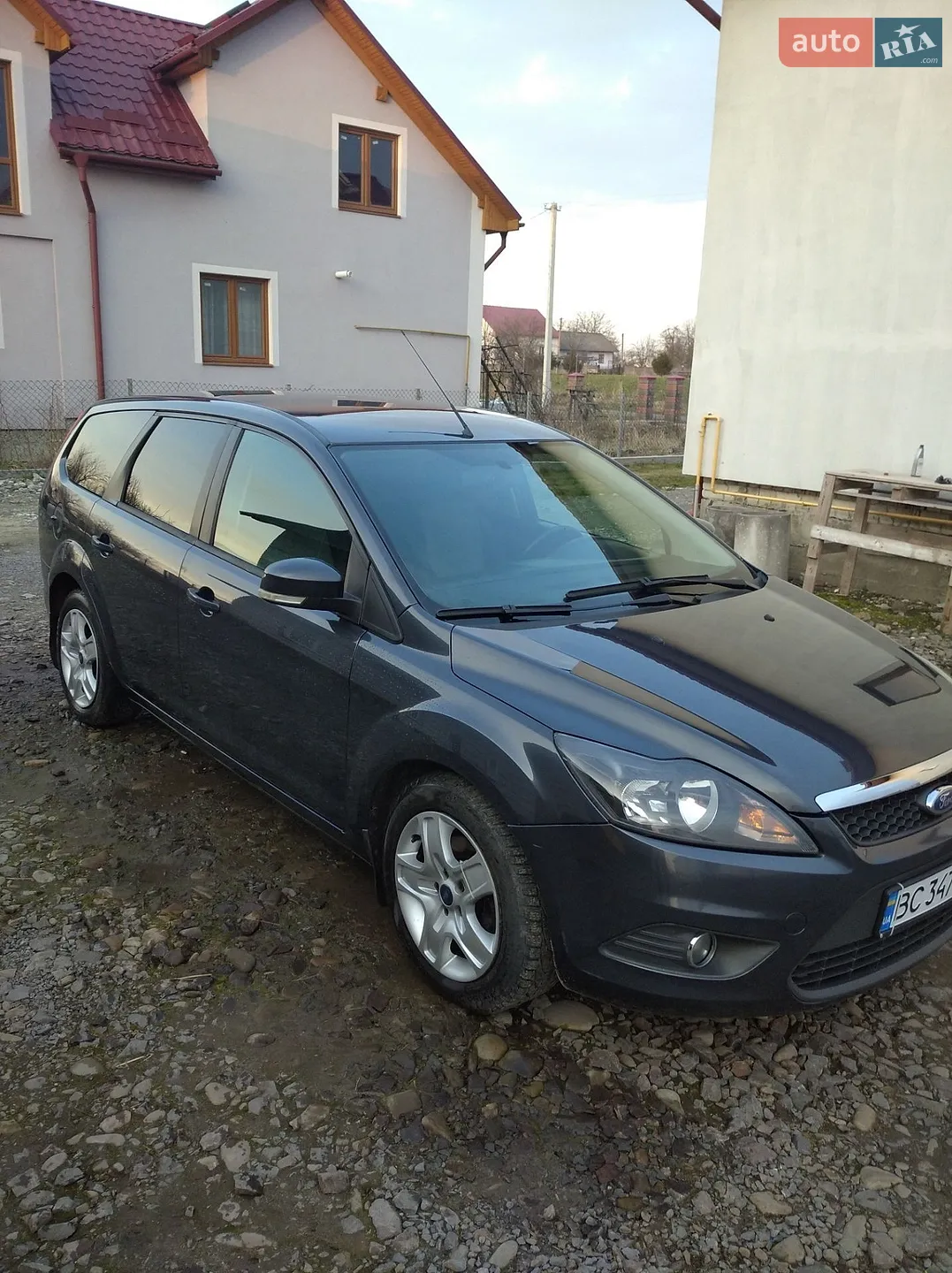 2010 Ford Focus - мініатюра 2
