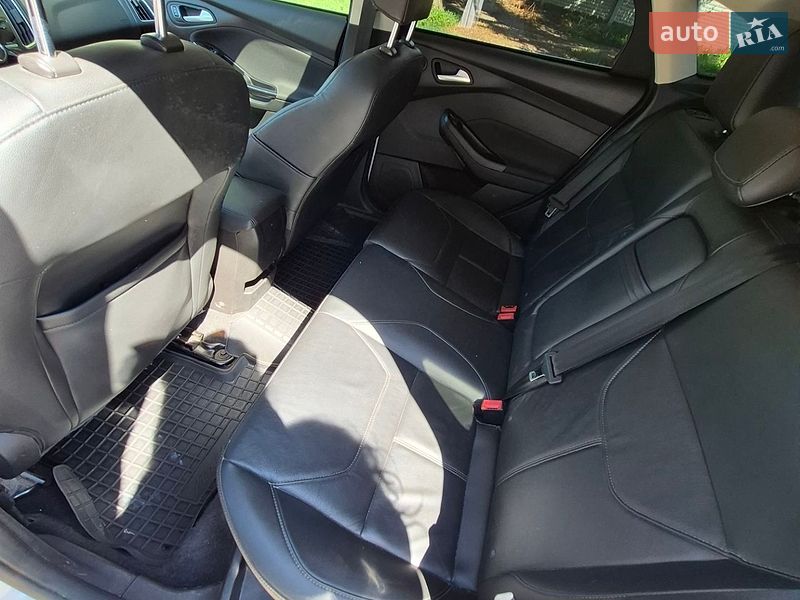 Седан Ford Focus 2015 в Сребном