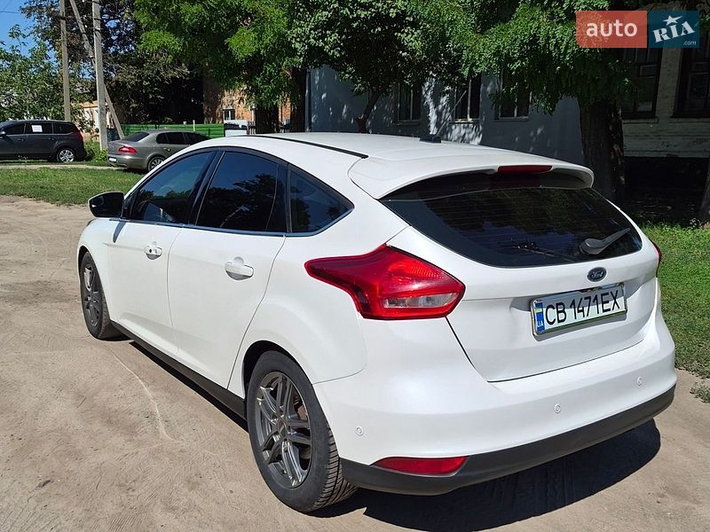 Седан Ford Focus 2015 в Сребном
