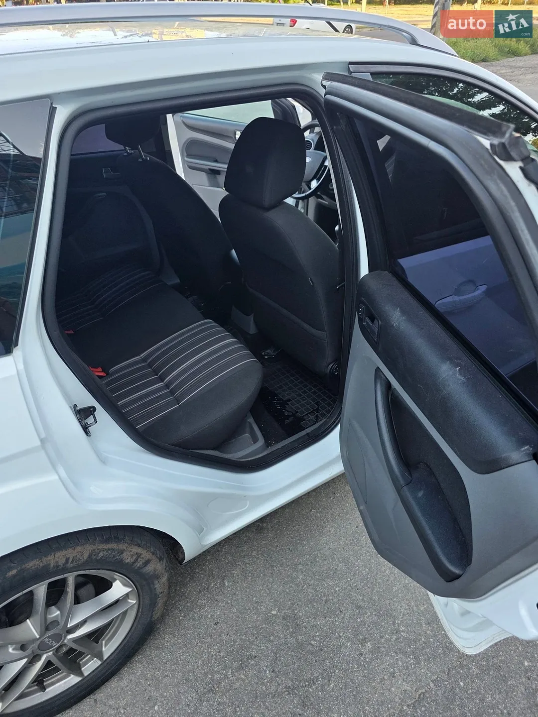 2010 Ford Focus - мініатюра 13