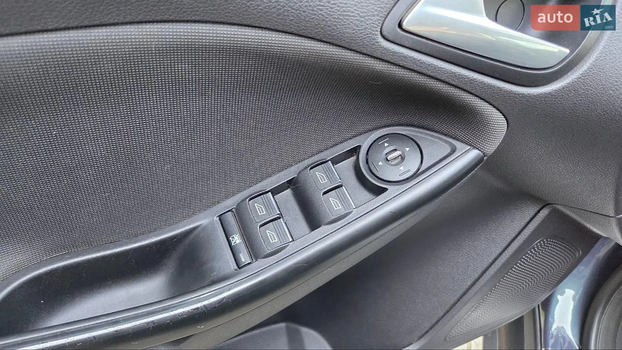 2012 Ford Focus - мініатюра 9